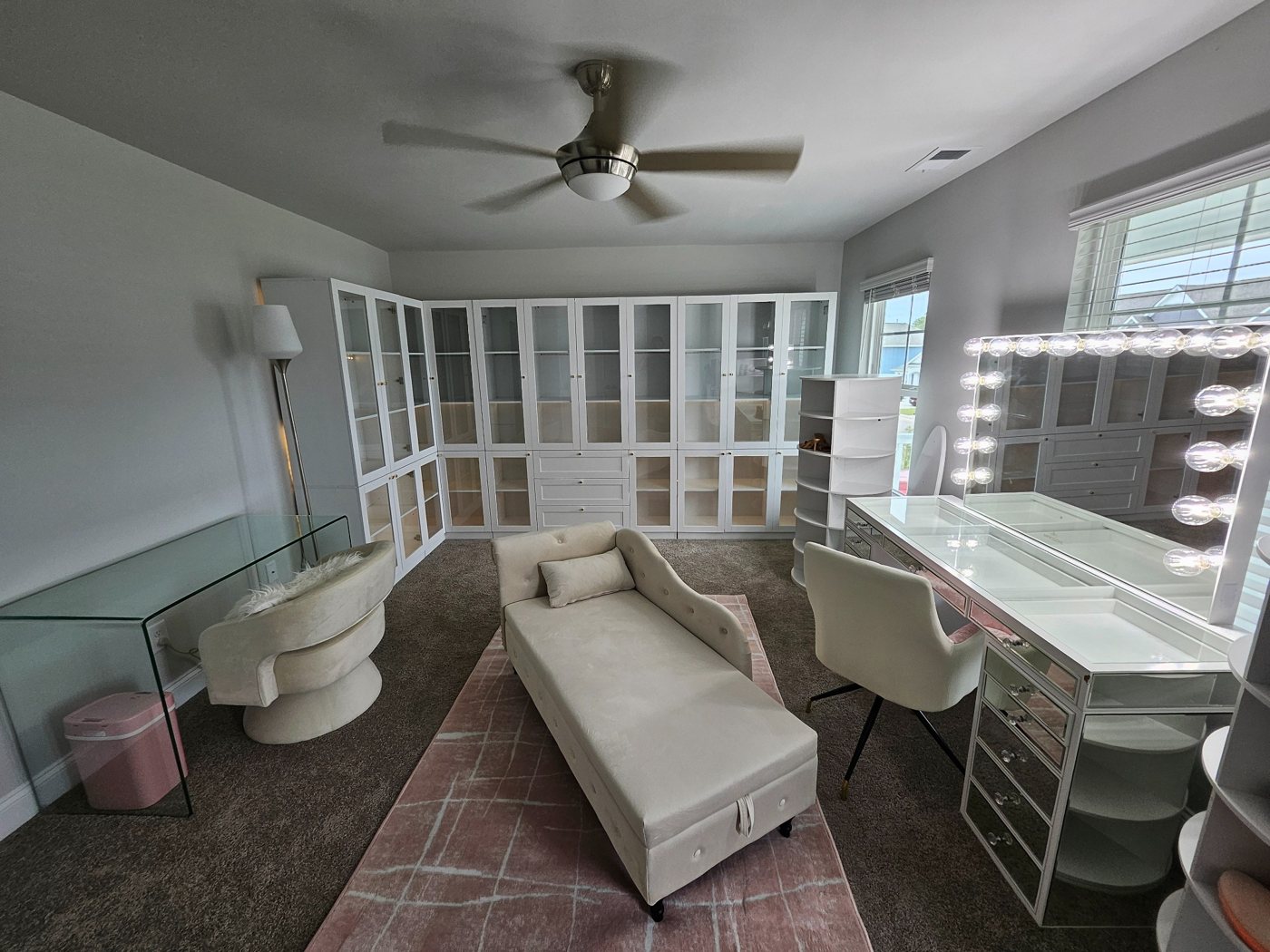 Dressing room furniture assembled by CaroTech